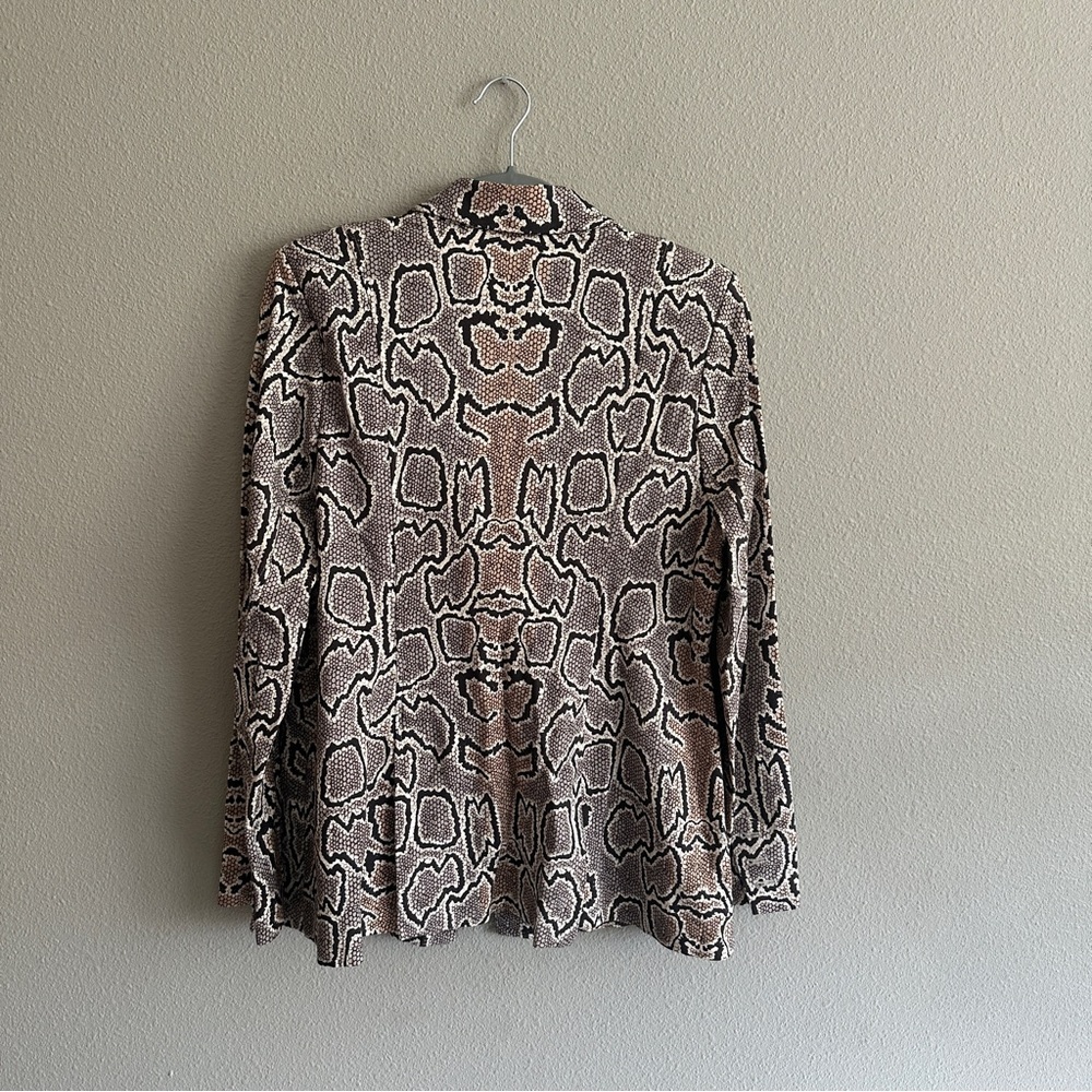 CAbi Tan Snake Pattern Double Breasted Stretch Blazer 14 - Picture 9 of 14